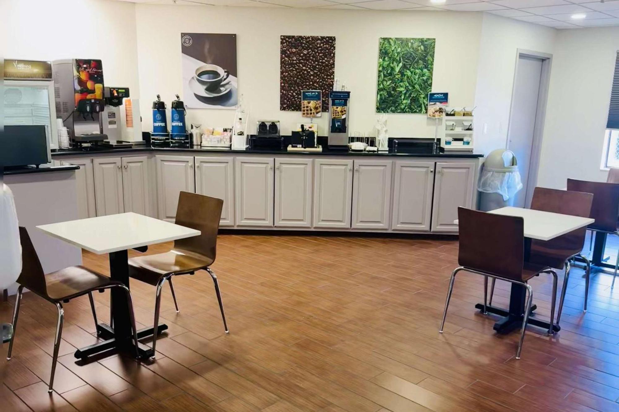 Clarion Pointe Albemarle Hotel Ngoại thất bức ảnh