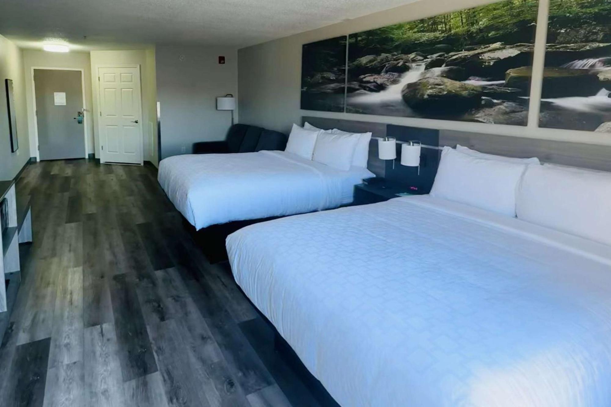 Clarion Pointe Albemarle Hotel Ngoại thất bức ảnh