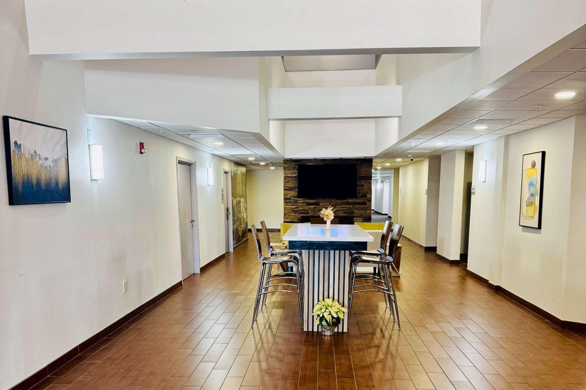 Clarion Pointe Albemarle Hotel Ngoại thất bức ảnh