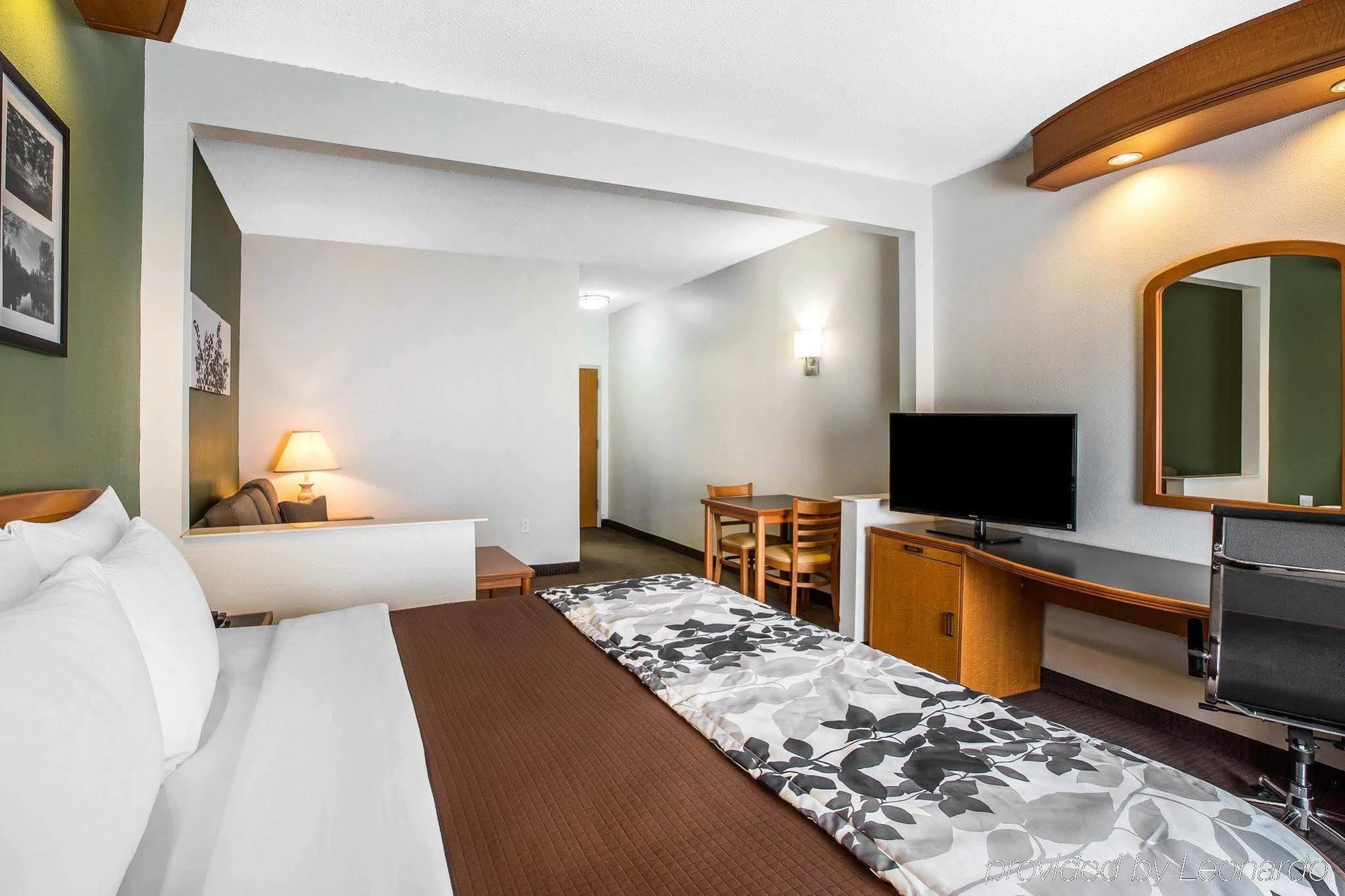Clarion Pointe Albemarle Hotel Ngoại thất bức ảnh